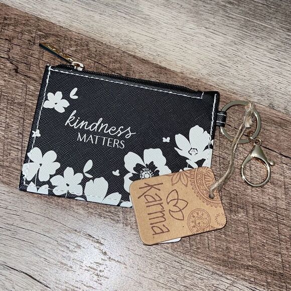 Karma Keychain ID Credit Card Holder Kindness Matters NWT - Picture 1 of 4